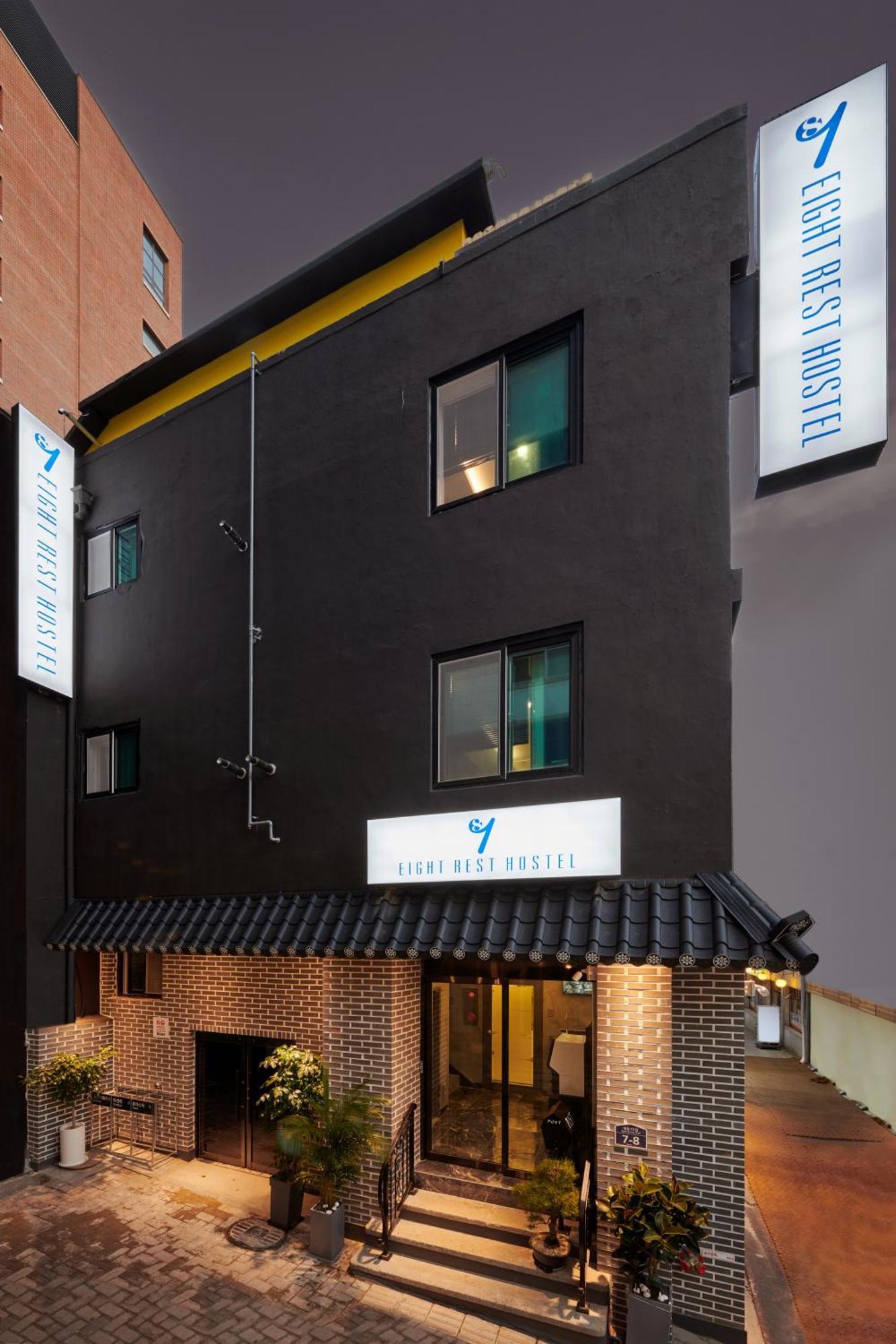 Eight Rest Hostel Myeongdong Seúl Exterior foto